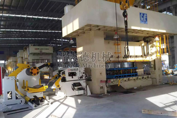 配液壓剪刀三合一送料機 配液壓剪刀三合一送料機