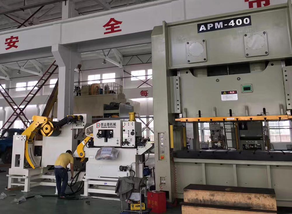 三合一送料機案例,汽車安全帶組件沖壓 三合一送料機案例,汽車安全帶組件沖壓