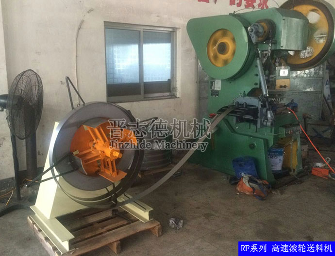 RF系列高速滾輪送料機 RF系列高速滾輪送料機