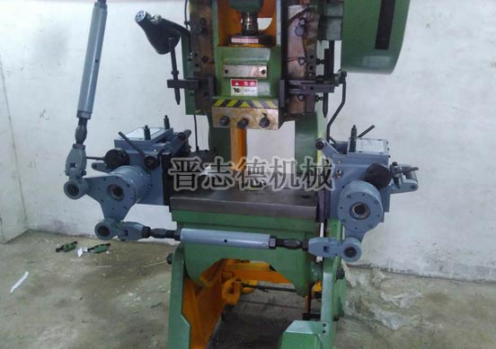 雙邊滾輪送料機,一送一拉滾輪送料機 雙邊滾輪送料機,一送一拉滾輪送料機