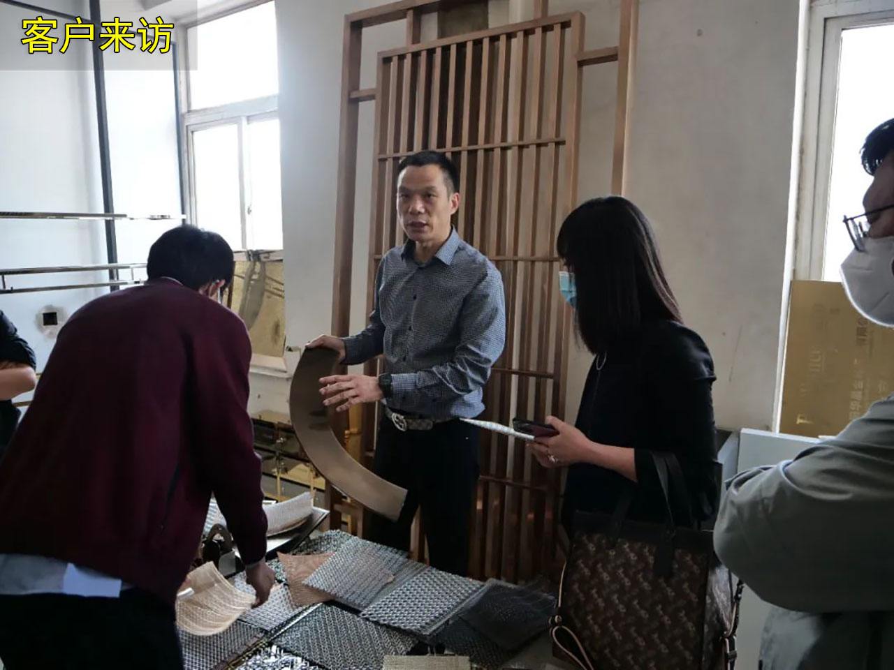 浙江客戶來訪選購送料機(jī) 浙江客戶來訪選購送料機(jī)